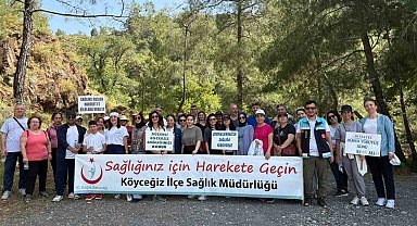 Köyceğiz'de sağlıkçılar Toparlar Şelalesi'ne yürüdü