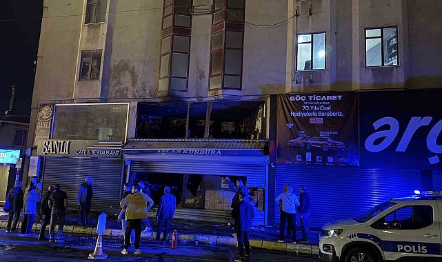 Küçükçekmece'de ayakkabı dükkanında korkutan yangın