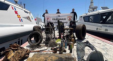 Küçükkuyu'da Deniz Temizliği Yapıldı