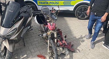 Kula'da otomobil ile motosiklet çarpıştı: 1 yaralı