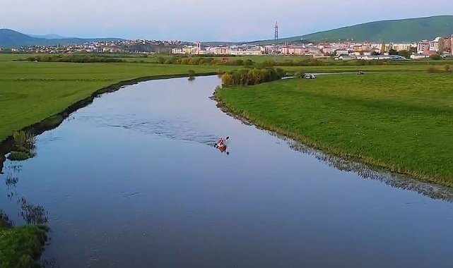 Kura Nehri'nde kano heyecanı dron ile görüntülendi