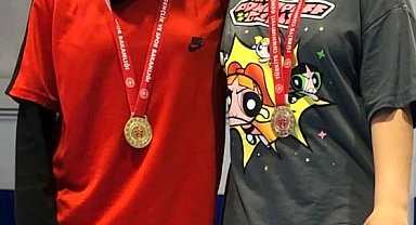 Kütahya Akşemsettin Kız AİHL Masa Tenisi'nde Türkiye Şampiyonası yolunda