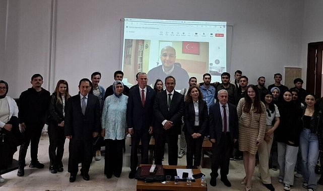 Kütahya'da "Türkiye'nin Siyasi Hayatında Beyaz Devrim" konulu panel