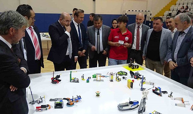 Kütahya'da robotlar yarıştı