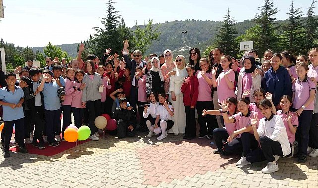 Kütahya'da sanat ve edebiyat rüzgârı, Adnan Menderes Ortaokulu'ndan anlamlı festival