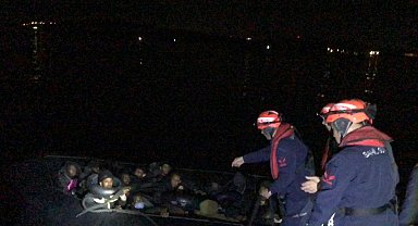 Lastik botta 48 göçmen yakalandı