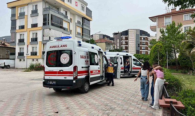 Liseli kızların sosyal medya kavgasını ayırmak için araya giren 2 kız bıçaklandı