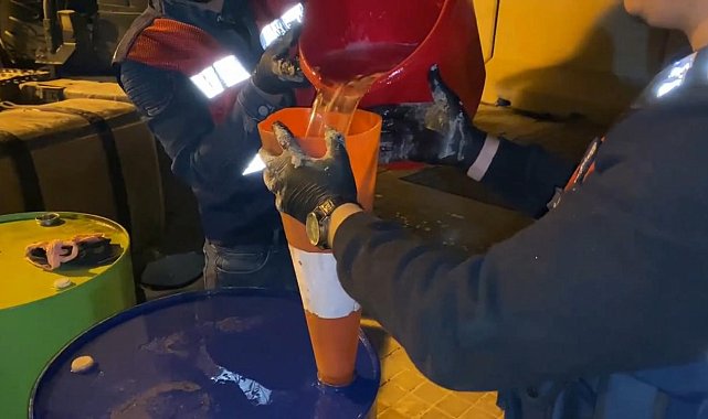 Litrelerce sıvı uyuşturucu böyle ele geçirildi