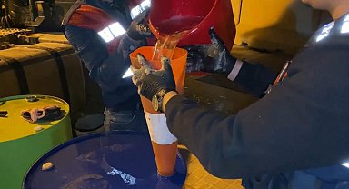 Litrelerce sıvı uyuşturucu böyle ele geçirildi