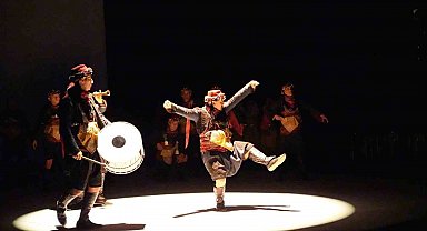 Maarif Orkestrası ve Halk Dansları Topluluğu, Bornova'da sanatseverlerle buluştu