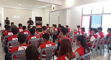 Malatya Büyükşehir Belediyesi'nden genç gönüllülere afet ve yangın eğitimi