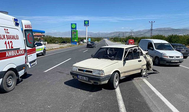 Malatya'da iki otomobil çarpıştı: 4 yaralı