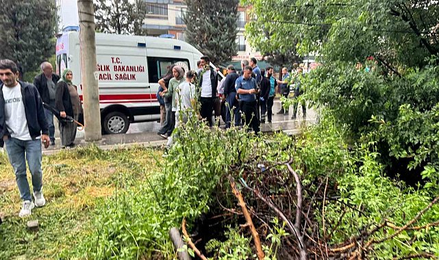 Malatya'da müstakil ev çöktü: 3 kişi yaralandı