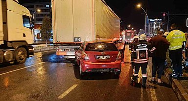 Malatya'da otomobil ile tır çarpıştı: 3 yaralı