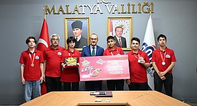 Malatyalı genç yetenekler başarılarını Vali Yavuz'la paylaştı
