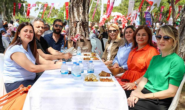Manavgat Belediyesi'nden Anneler Günü'ne özel renkli etkinlik
