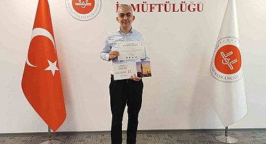 Manisalı Fotoğrafçı İzmir'de ödülünü aldı