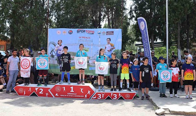 Manisalı sporculardan Oryantiring Türkiye Şampiyonası'nda büyük başarı