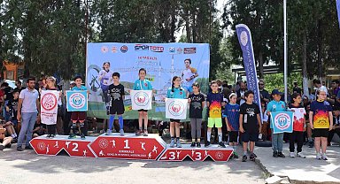 Manisalı sporculardan Oryantiring Türkiye Şampiyonası'nda büyük başarı