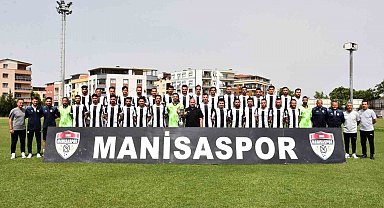 Manisaspor, şampiyonluk kupasını kaldırdı