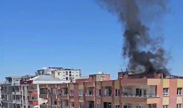 Mardin'de bir binanın çatısında çıkan yangın söndürüldü