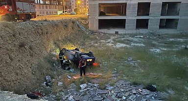 Mardin'de devrilen otomobilin sürücüsü yaralandı