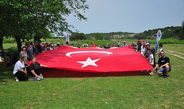 Marmara Adası'nda 150 kişi doğa için "Yeşil Adımlar" attı
