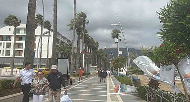 Marmaris'te rüzgar şiddetini artırdı