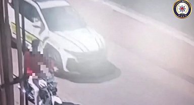 Maskeyi ağzına değil, plakaya taktı