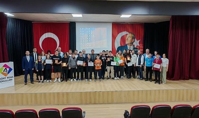 Matematik Olimpiyatları'nda dereceye giren öğrenciler ödüllerini aldı