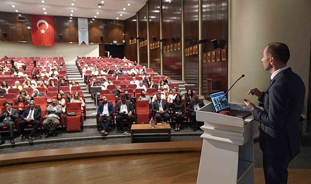 Melikgazi Belediyesi Sıfır Atık Çalıştayı'nda örnek çalışmalarını anlattı