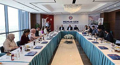 Memur-Sen Genel Başkanı Yalçın: "Memurlar için vergi yüzde 15 olarak sabitlenmeli, 3 çocuk olduğunda 10 puan aşağı çekilmeli"