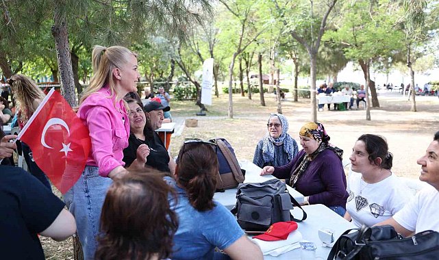 Merkezefendi Belediyesi özel bireyler için İzmir gezisi düzenledi
