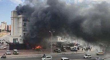 Mersin'de korkutan yangın: Patlama sesleri ile alevler yükseldi