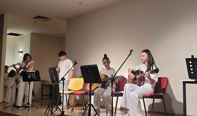 Mesir Ortaokulu öğrencilerinden unutulmaz müzik şöleni