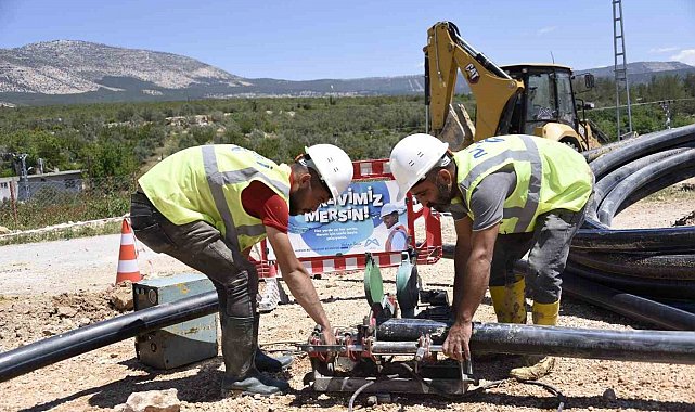 MESKİ, Mut'ta içme suyu hattı yenileme çalışmalarını sürdürüyor