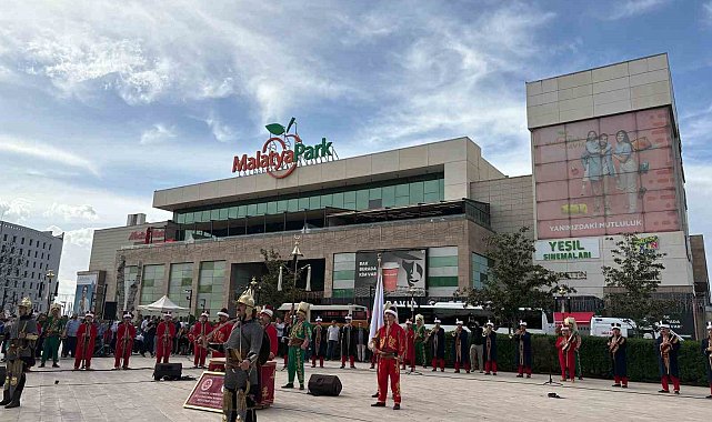 Milli Savunma Bakanlığı Mehteran Birliği'nden Malatya'da coşkulu konser