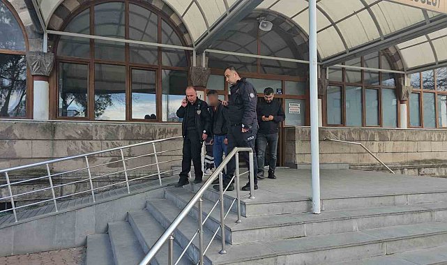 Minareden intihar girişimini polis engelledi