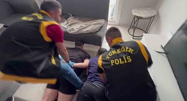 Minibüsteyken husumetlisini görüp defalarca ateş etti: O anlar kamerada