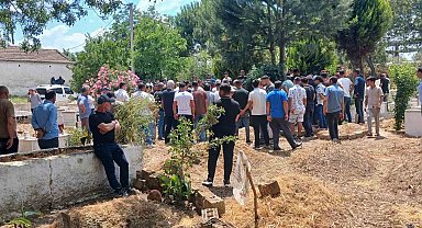 Minik Enes toprağa verildi