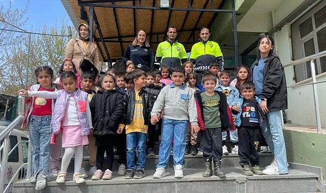 Minik öğrencilerden anlamlı ziyaret