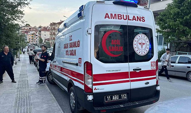 Motosiklet ile bisiklet çarpıştı; 1 yaralı