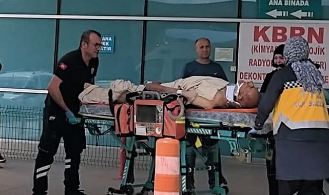 Motosiklet ile bisiklet çarpıştı; 1'i ağır 3 kişi ağır yaralandı