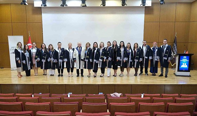 Mudanya Üniversitesi'nde öğrenciler beyaz önlükleriyle mesleğe ilk adımını attı