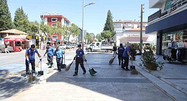 Muğla Büyükşehir Belediyesi'nden 13 ilçede temizlik seferberliği