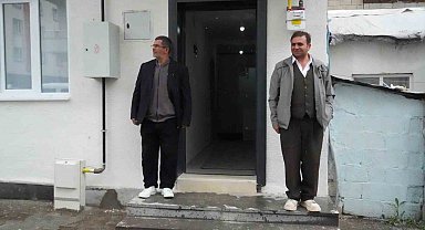 Muş'ta 3 engelli kardeşin evi yenilendi