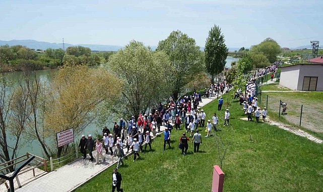 Muş'ta gençlik şöleni: Doğa yürüyüşü ve etkinliklerle 19 Mayıs kutlandı