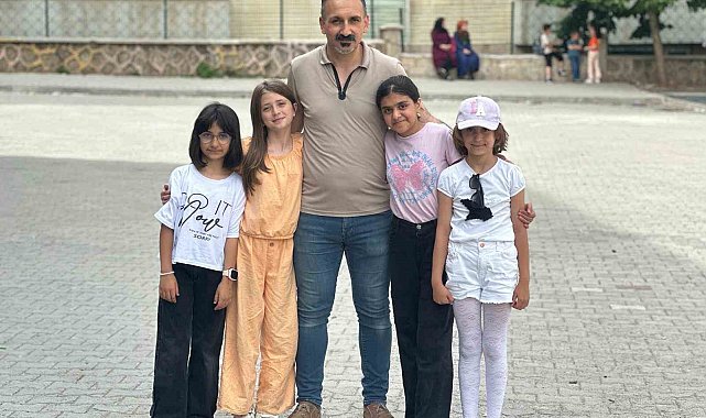 Muşlu minikler, "Gazze'de çocuk olmak" şarkısıyla dünyaya seslendiler