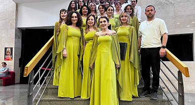 Müzik öğretmenleri İzmir'den ödülle döndü