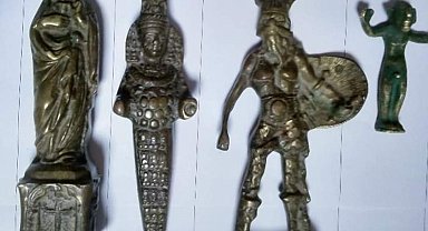 Nazilli'de bir araçta yapılan aramalarda 4 tarihi eser ele geçirildi